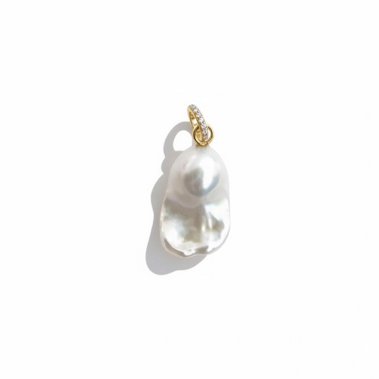 BAROQUE PEARL PENDANT WITH DIAMOND SILVER BEZEL
