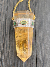 Load image into Gallery viewer, SEYCHELLES CITRINE CRYSTAL EMERALD NECKLACE